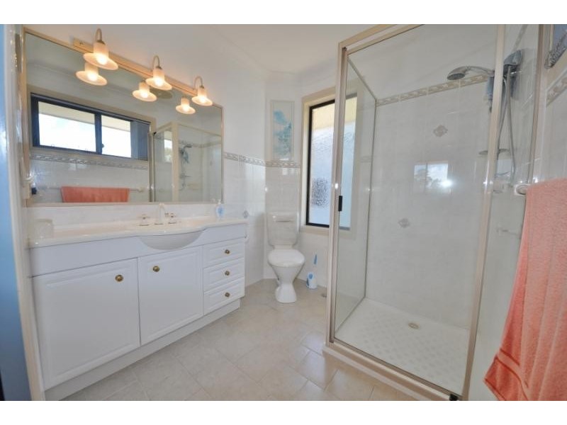 15 River Oak Crescent, Scotts Head NSW 2447