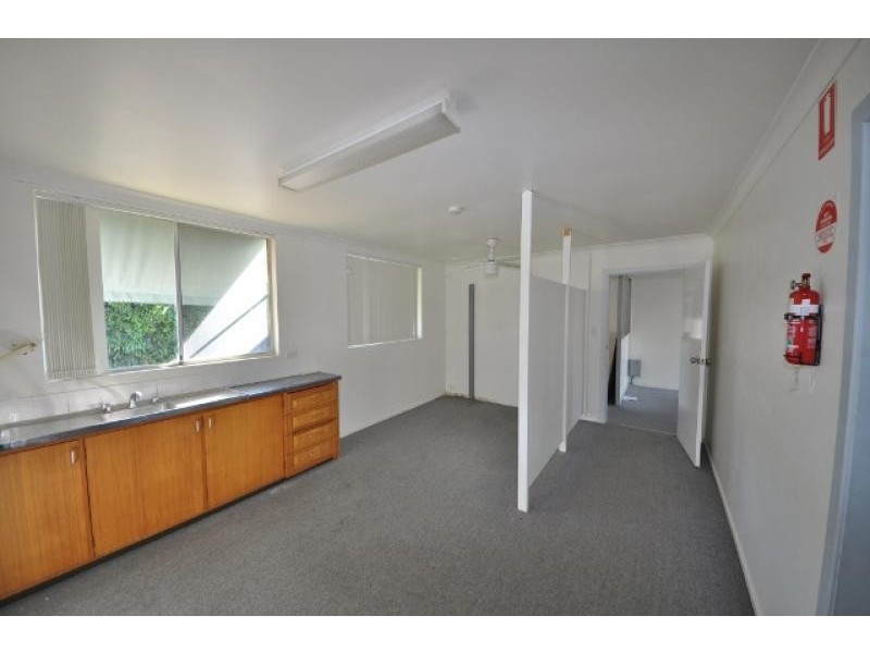 16 West Street, Macksville NSW 2447