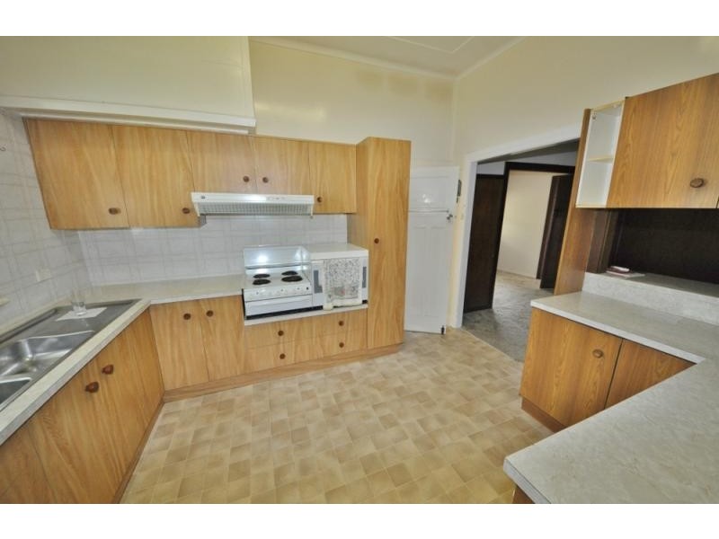 2 East Street, Macksville NSW 2447