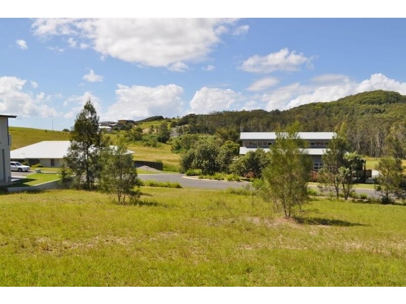 42 McLeod  Drive, Scotts Head NSW 2447
