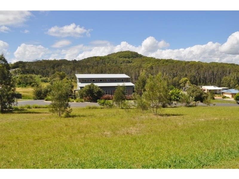 42 McLeod  Drive, Scotts Head NSW 2447