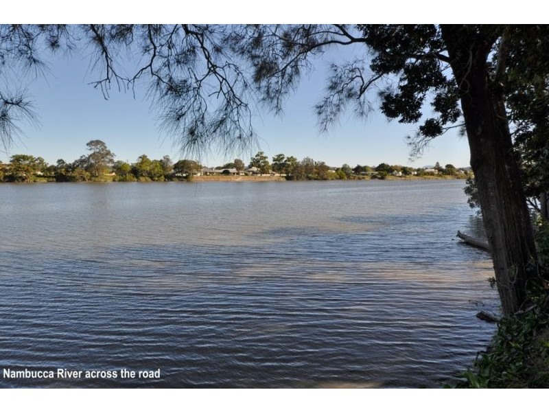 8 Bellevue  Drive, Macksville NSW 2447