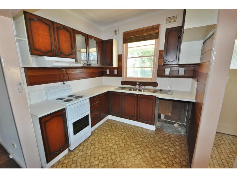 8 Bellevue  Drive, Macksville NSW 2447