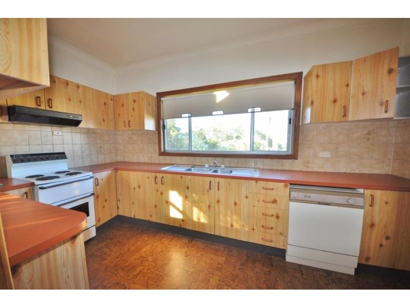 11 East Street, Macksville NSW 2447