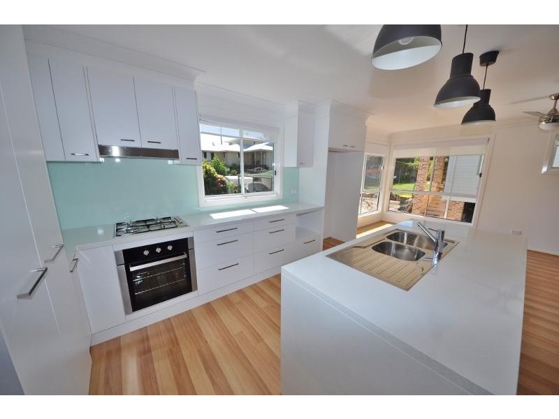 4 River Oak Crescent, Scotts Head NSW 2447