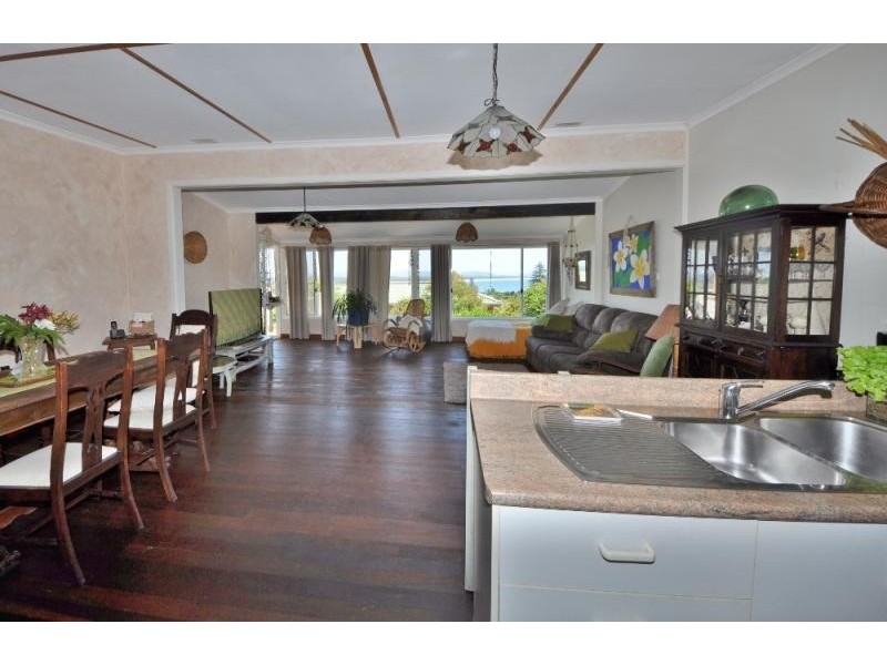 6 Hill Street, Scotts Head NSW 2447