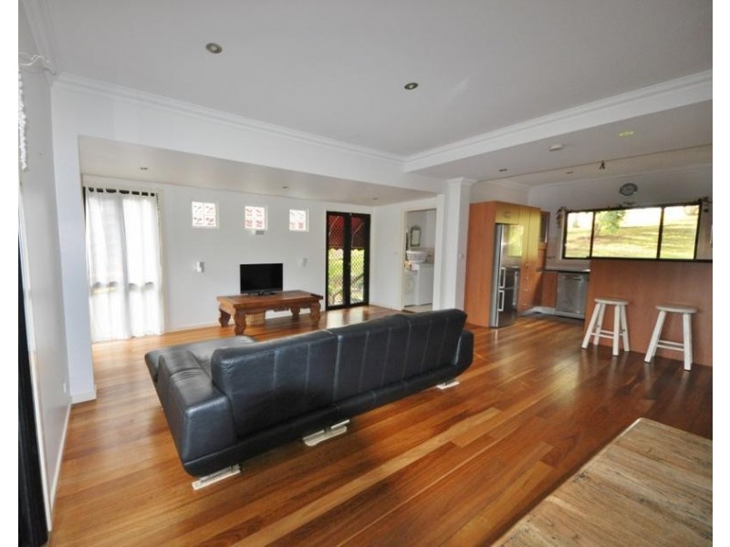 16 Kerr Drive, Macksville NSW 2447