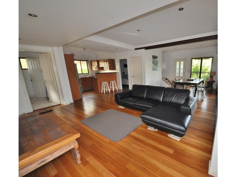 16 Kerr Drive, Macksville NSW 2447