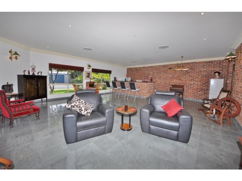2 Sandpiper Drive, Scotts Head NSW 2447