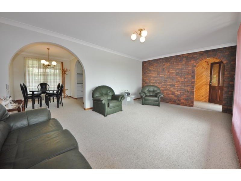 15 Glenmore Crescent, Macksville NSW 2447