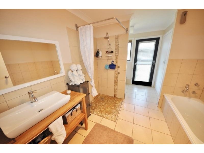 13 Hill Street, Scotts Head NSW 2447