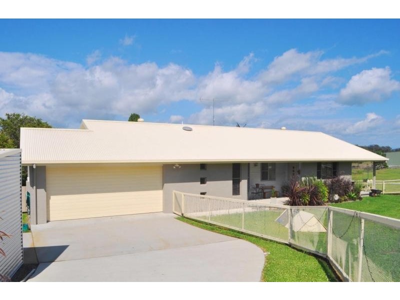 11 Grant Crescent, Macksville NSW 2447