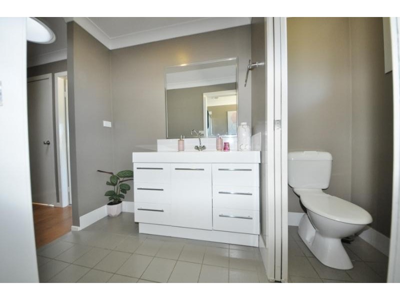 11 Grant Crescent, Macksville NSW 2447