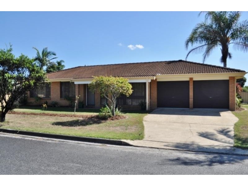 6 Fourth Avenue, Stuarts Point NSW 2441