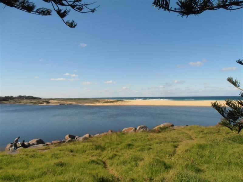 7 Chauvel Crescent, Tuross Head NSW 2537