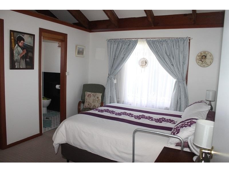 13 Lake Street, Tuross Head NSW 2537
