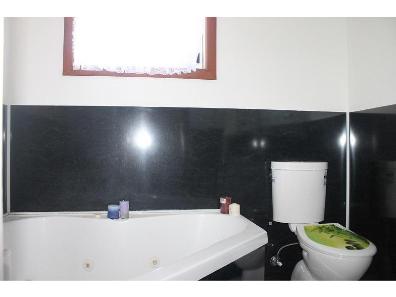13 Lake Street, Tuross Head NSW 2537