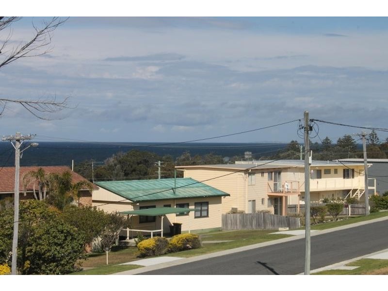 15 Surf Street, Tuross Head NSW 2537