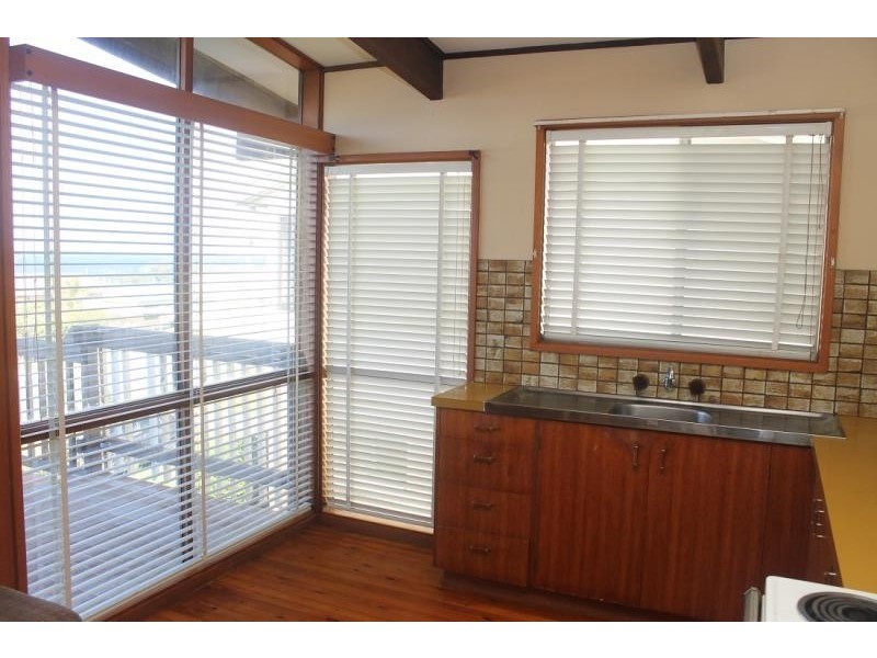 15 Surf Street, Tuross Head NSW 2537