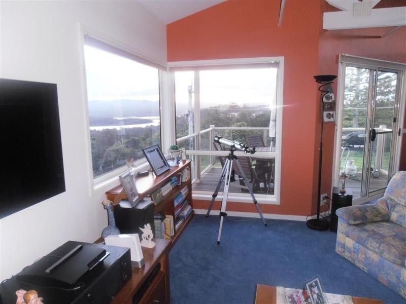 6 Coral Crescent, Tuross Head NSW 2537