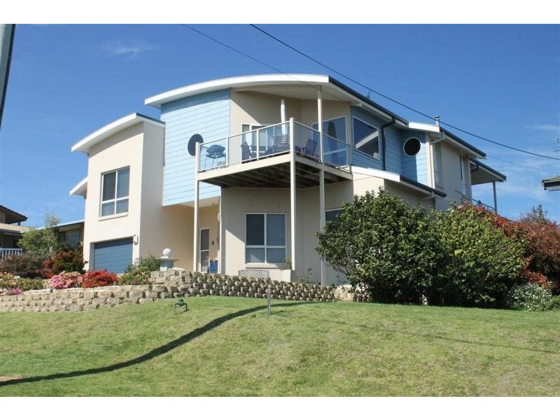 6 Coral Crescent, Tuross Head NSW 2537