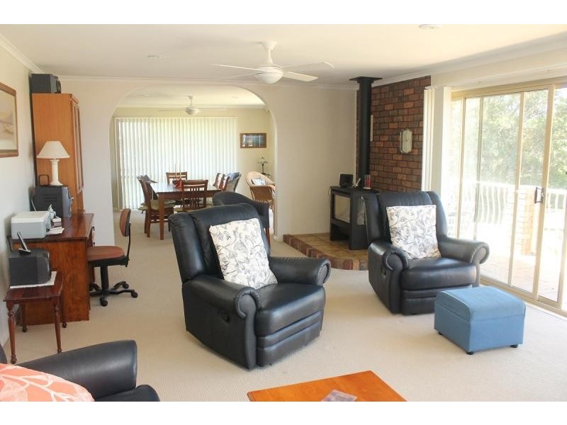 1 Hawkins Road, Tuross Head NSW 2537