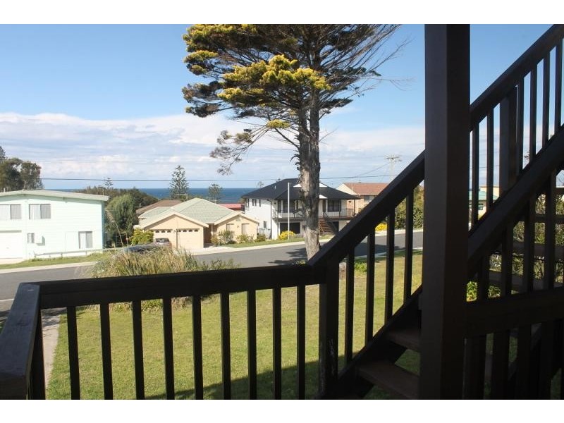 15 Surf  Street, Tuross Head NSW 2537