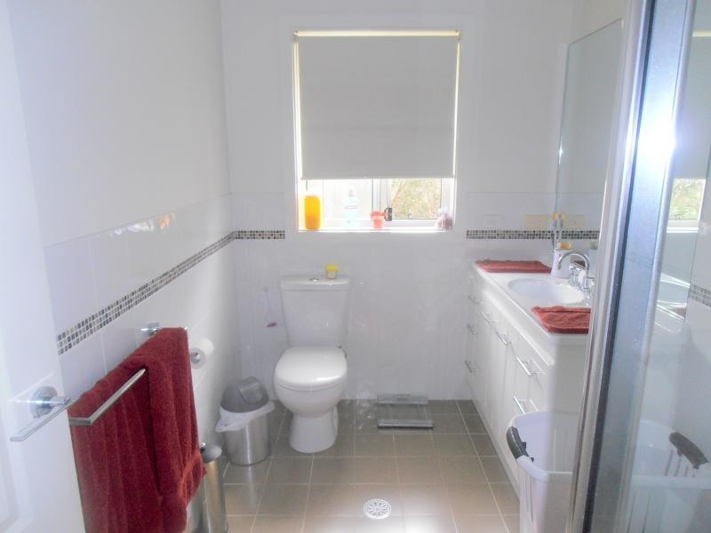 1a Crest  Crescent, Moruya Heads NSW 2537