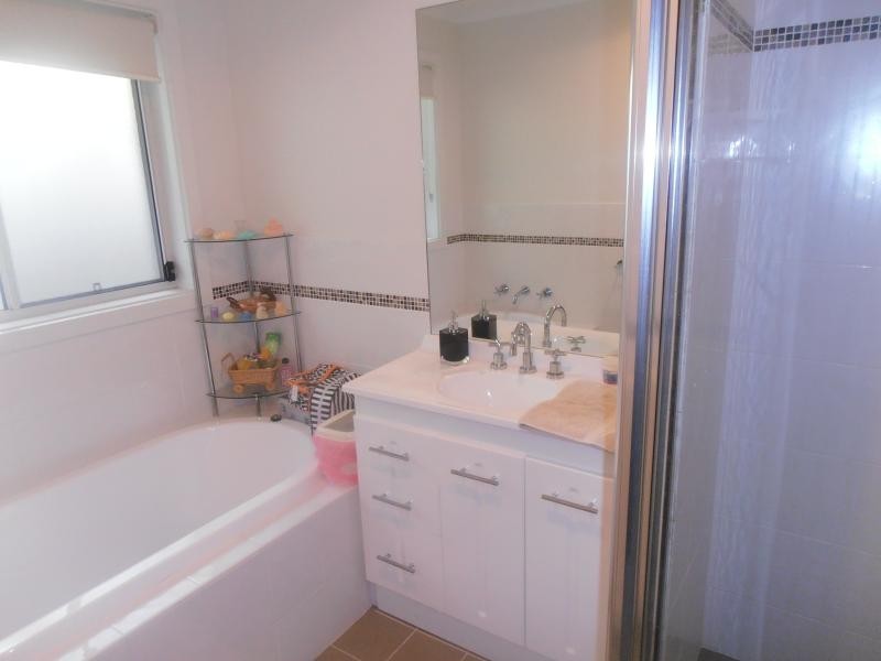 1a Crest  Crescent, Moruya Heads NSW 2537