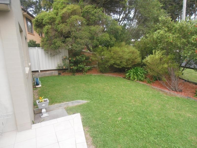 1a Crest  Crescent, Moruya Heads NSW 2537