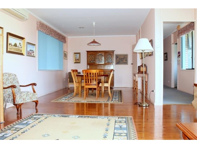 8 Coral Crescent, Tuross Head NSW 2537