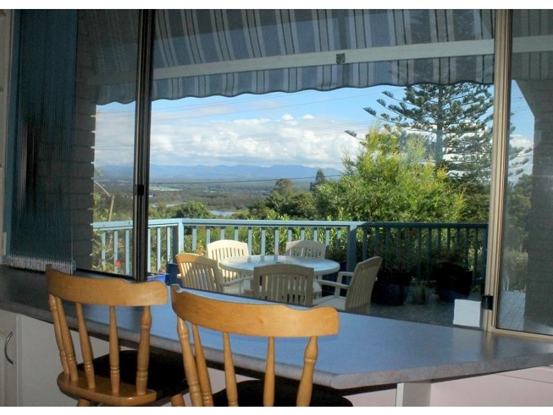 8 Coral Crescent, Tuross Head NSW 2537