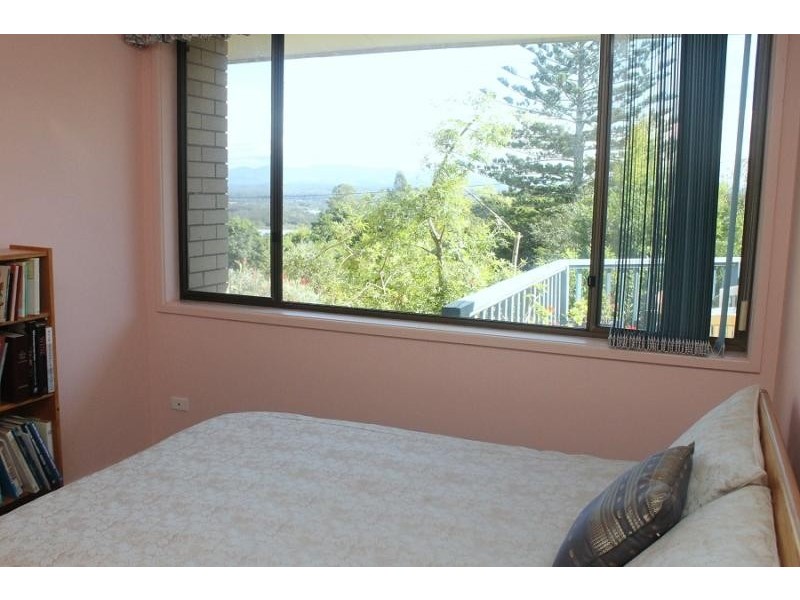 8 Coral Crescent, Tuross Head NSW 2537
