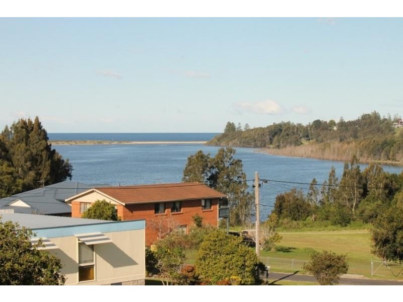 23 Lake Street, Tuross Head NSW 2537