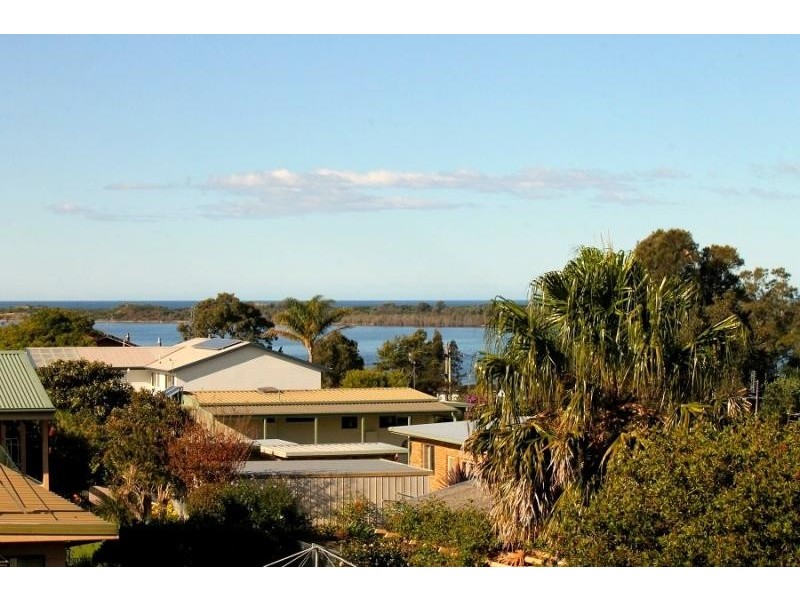 23 Lake Street, Tuross Head NSW 2537