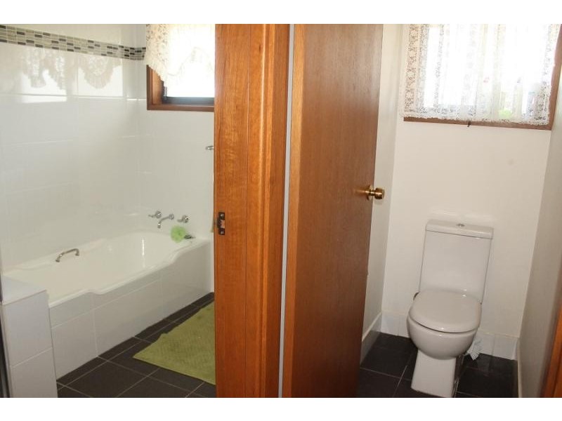 23 Lake Street, Tuross Head NSW 2537