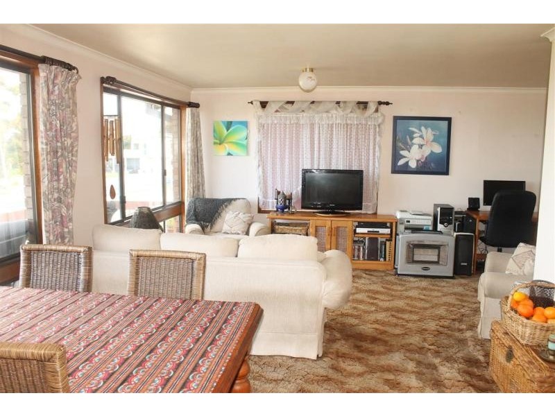 20 Beatty Crescent, Tuross Head NSW 2537