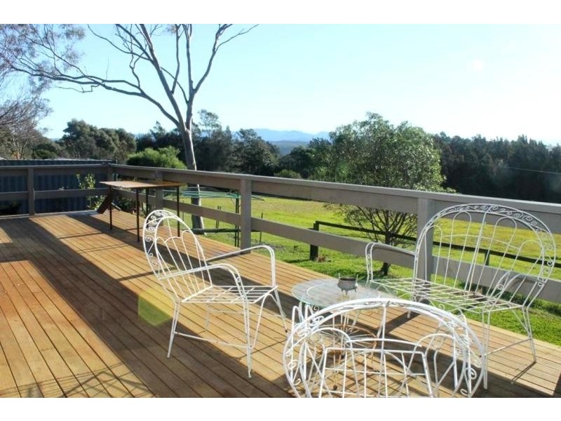 10 Lake Street, Tuross Head NSW 2537