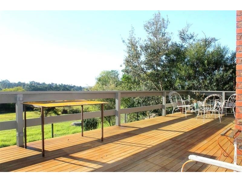 10 Lake Street, Tuross Head NSW 2537