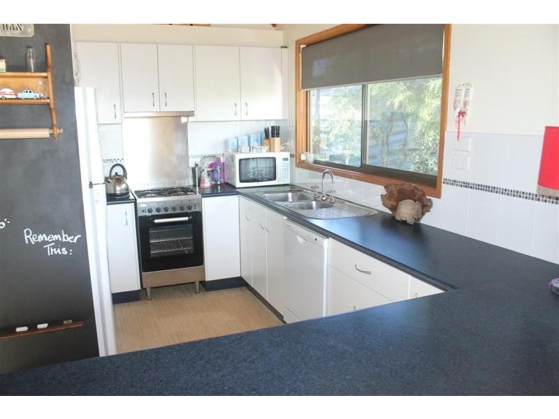 10 Lake Street, Tuross Head NSW 2537