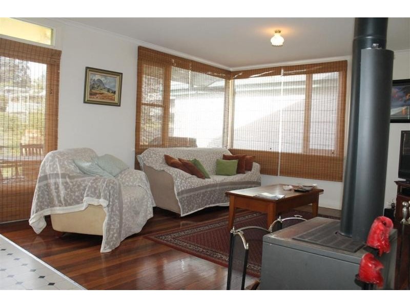 8 Anderson Avenue, Tuross Head NSW 2537