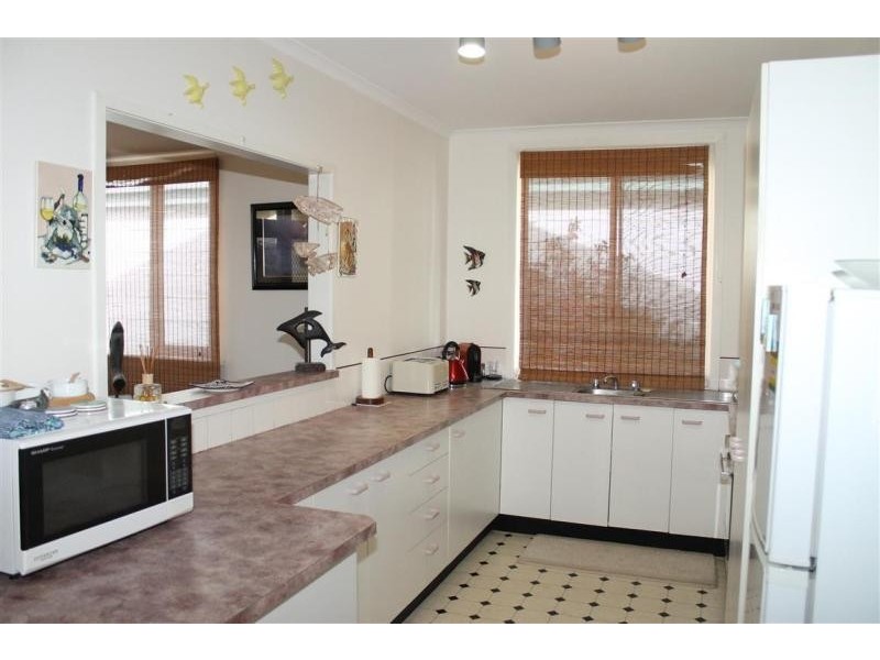 8 Anderson Avenue, Tuross Head NSW 2537