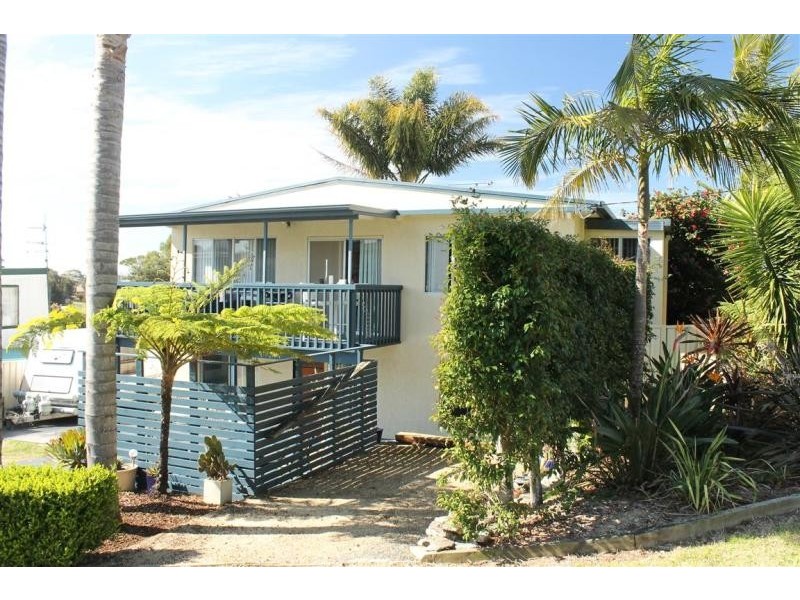 30 Coogee Street, Tuross Head NSW 2537