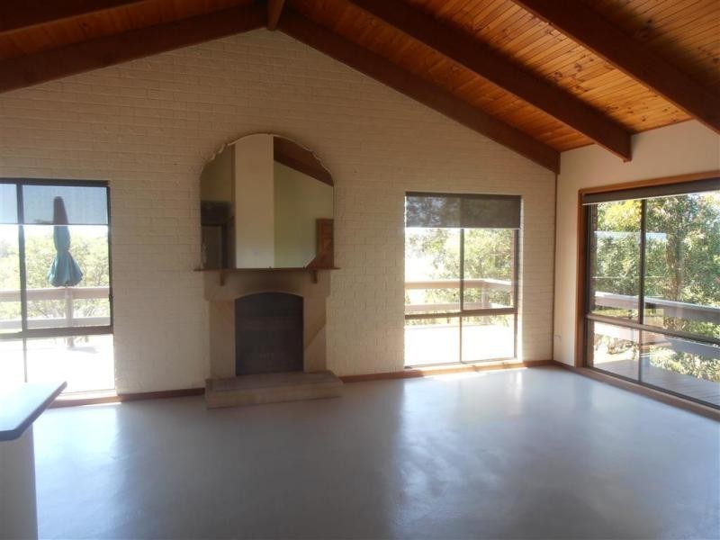 10 Lake Street, Tuross Head NSW 2537