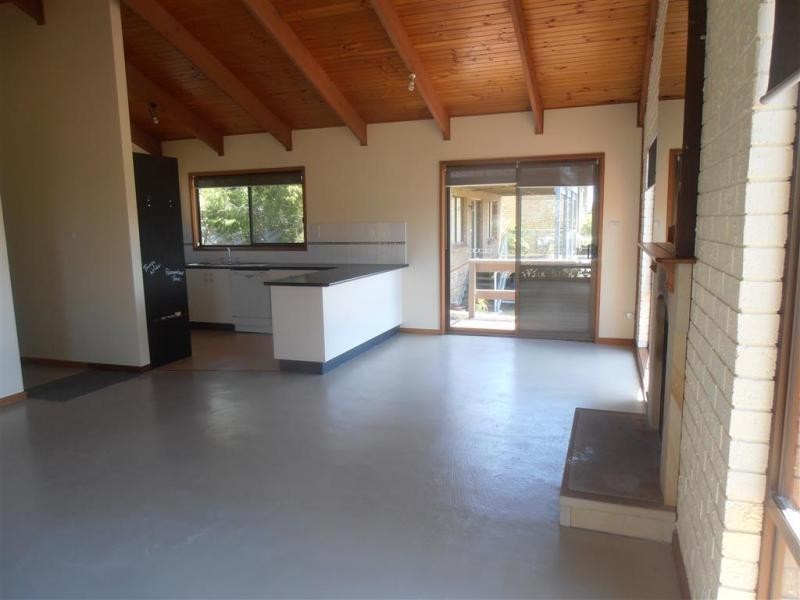 10 Lake Street, Tuross Head NSW 2537