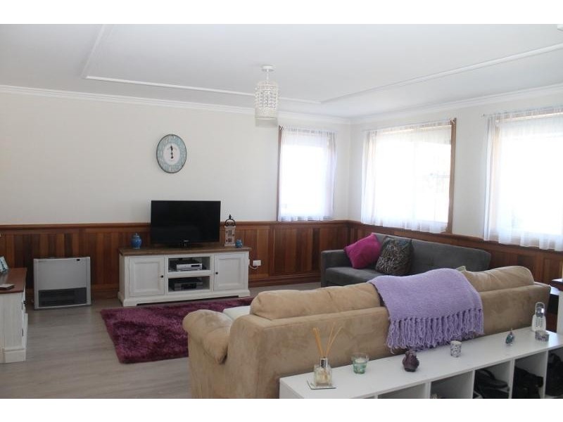 8 Evans  Road, Tuross Head NSW 2537