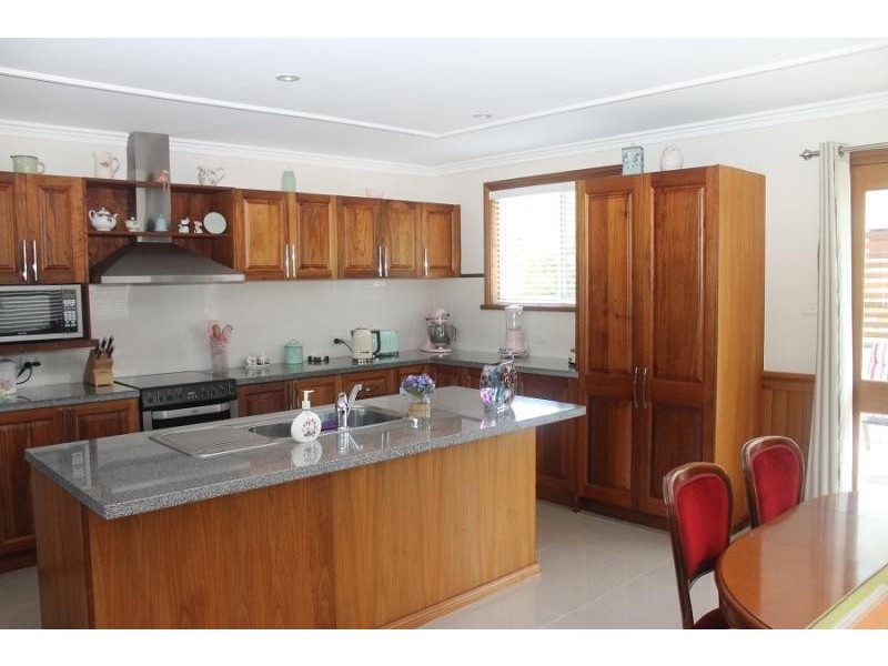 8 Evans  Road, Tuross Head NSW 2537