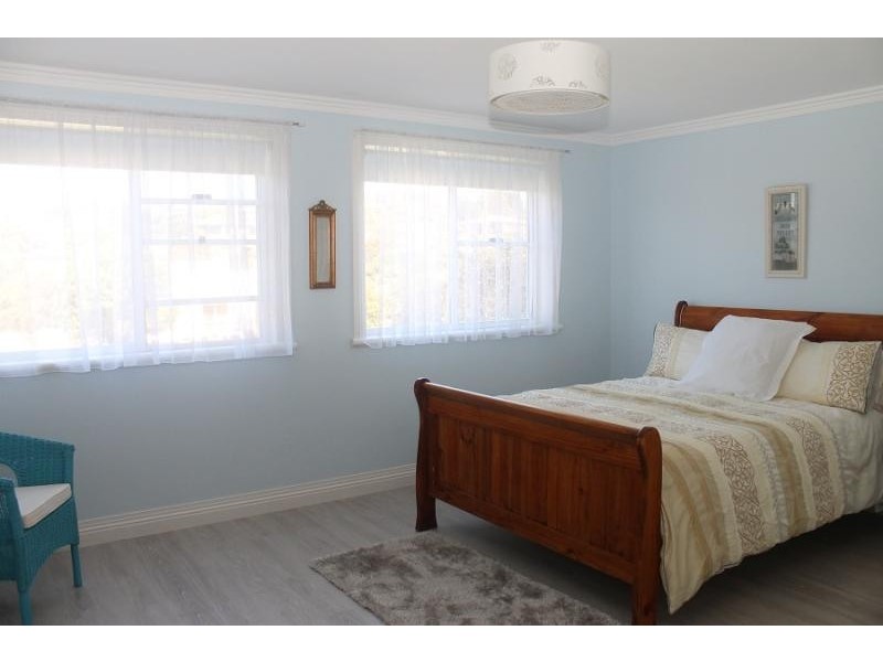 8 Evans  Road, Tuross Head NSW 2537