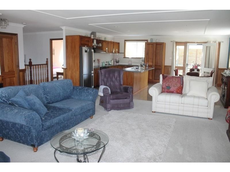 8 Evans  Road, Tuross Head NSW 2537