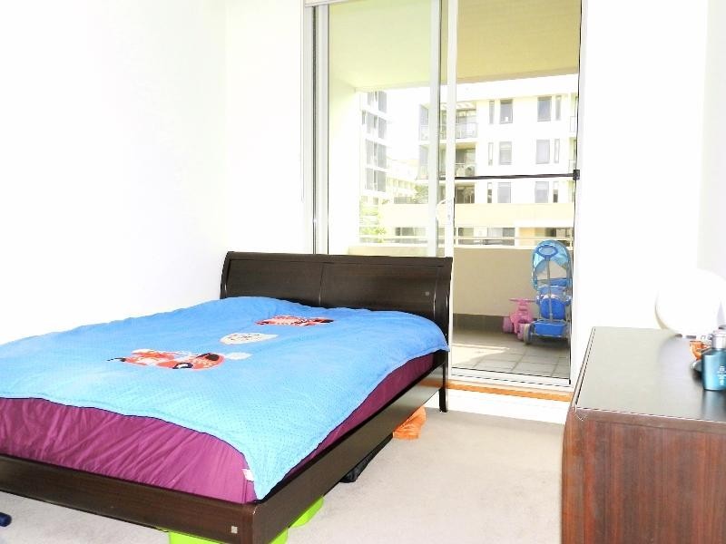 222/8 Stromboli Strait, Wentworth Point NSW 2127